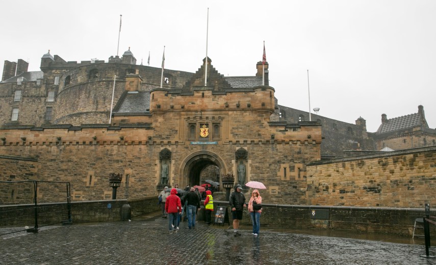 edinburgh castle.JPG